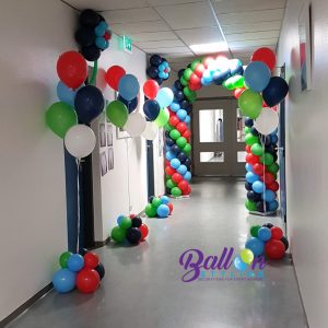 Balloon-Styling-ballonnenboog-ballonboog-gronddecoratie-vloerdecoratie-heliumballonnen-Tweesteden-ziekenhuis-Waalwijk ballonnen Tilburg