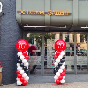 Balloon Styling Tilburg ballonnenpilaar met topballon bedrukt met vinylfolie ballonnen Tilburg (1)