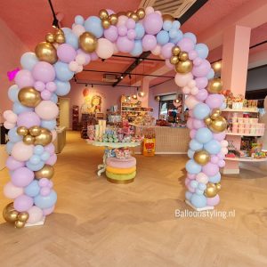 Balloon Styling Tilburg organic ballonnenboog chroom goud met pastelkleuren ballonnen Tilburg (1)