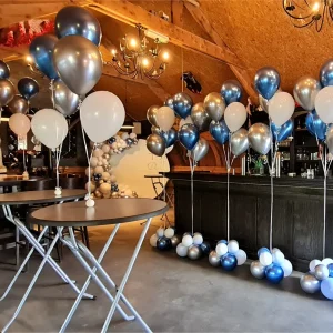 Balloon Styling gepersonaliseerd wandbord backdrop communie trossen heliumballonnen tafeldecoratie en gronddecoratie ballonnen Tilburg