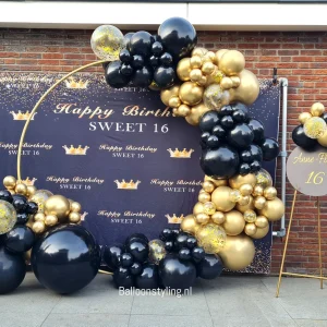 Balloon Styling Tilburg organic ballonnenslinger op een goudenring gepersonaliseerd bord schildersezel ballonnen Tilburg (1)