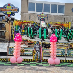 Balloon Styling pilaren kermis Roze Maandag ballonnen Tilburg
